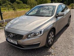 Brun Begagnad 2014 Volvo S60 Kinetic Sedan | 149 900 kr (Marknadspris)