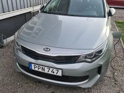 Grå Begagnad 2017 Kia Optima Hybrid Comfort Sedan | 129 000 kr (Bra pris)