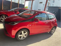 Röd Begagnad 2015 Toyota Aygo X-play Halvkombi | 95 000 kr (Marknadspris)