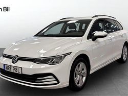 Vit Begagnad 2021 VW Golf VIII Life Kombi | 254 900 kr (Marknadspris)