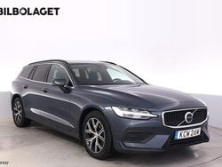 Mörkblå Begagnad 2023 Volvo V60 Core Kombi | 349 800 kr (Marknadspris)