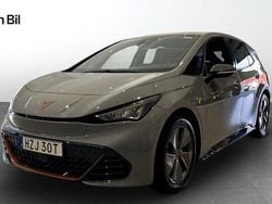 Ljusgrå (vapor grey) Begagnad 2023 Cupra Born Halvkombi | 274 900 kr (Marknadspris)