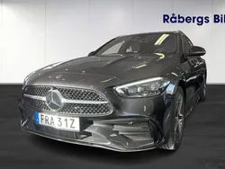 Grå Begagnad 2023 Mercedes C300e AMG Kombi | 499 800 kr (Marknadspris)