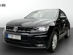 Svart (deep black pearl) Begagnad 2018 VW Tiguan Executive SUV | 209 900 kr (Marknadspris)
