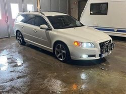 Vit Begagnad 2011 Volvo V70 Momentum Kombi | 69 000 kr (Marknadspris)