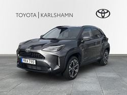 Mörkgrå (grå) Ny 2024 Toyota Yaris Cross Style SUV | 339 000 kr (Marknadspris)