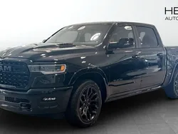 Svart (black) Ny 2025 RAM 1500 Pickup | 1 331 500 kr (Marknadspris)