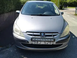 Vit Begagnad 2002 Peugeot 307 Halvkombi | 16 000 kr (Bra pris)