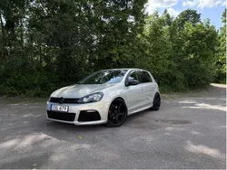 Brun Begagnad 2010 VW Golf VI R Halvkombi | 119 999 kr (Dyr)