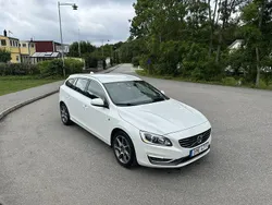Vit Begagnad 2015 Volvo V60 Ocean Race Kombi | 169 900 kr (Marknadspris)