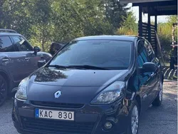 Svart Begagnad 2010 Renault Clio R.S. Halvkombi | 39 000 kr (Marknadspris)