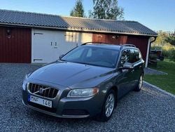 Grå Begagnad 2008 Volvo V70 Kinetic Kombi | 50 000 kr (Bra pris)