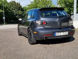 Grå Begagnad 2006 Mazda 3 Inclusive Halvkombi | 27 500 kr (Lite dyr)