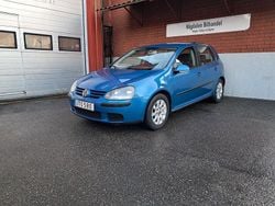 Blå Begagnad 2004 VW Golf IV Comfortline Halvkombi | 39 900 kr (Marknadspris)