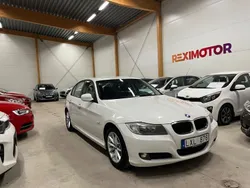 Vit Begagnad 2011 BMW 318 Comfort Edition Sedan | 99 900 kr (Bra pris)