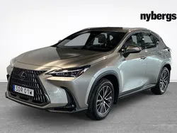Ljusgrå (grå) Begagnad 2023 Lexus NX350h Business Edition SUV | 439 000 kr (Superpris)