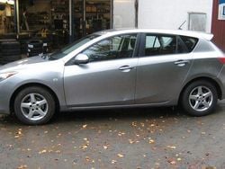 Grå Begagnad 2009 Mazda 3 Inclusive Halvkombi | 33 900 kr (Marknadspris)