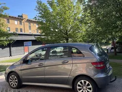 Grå Begagnad 2010 Mercedes 180 Sedan | 65 000 kr (Marknadspris)