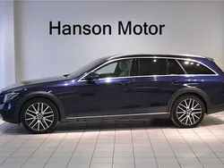 Mörkblå (blå) Begagnad 2017 Mercedes E220 Kombi | 259 900 kr (Lite dyr)