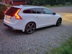 Begagnad 2014 Volvo V60 R-Design Kombi | 105 000 kr (Marknadspris)