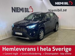 Mörkblå Begagnad 2019 Toyota RAV4 Hybrid SUV | 309 900 kr (Marknadspris)