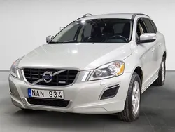 Vit Begagnad 2012 Volvo XC60 R-Design SUV | 134 900 kr (Marknadspris)