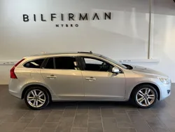 Ljusgrå (grå) Begagnad 2013 Volvo V60 Summum Kombi | 99 900 kr (Bra pris)