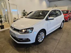 Vit Begagnad 2017 VW Polo Halvkombi | 109 900 kr (Marknadspris)