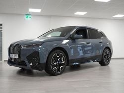 Mörkgrå Begagnad 2021 BMW iX Comfort Edition SUV | 629 800 kr (Lite dyr)