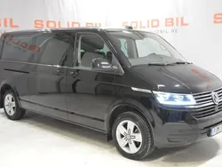 Svart Begagnad 2022 VW Caravelle Minibuss | 499 900 kr (Dyr)