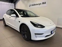 Vit Begagnad 2022 Tesla Model 3 Long Range Sedan | 299 900 kr (Marknadspris)