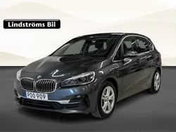 Grå Begagnad 2021 BMW 225 Active Tourer Minibuss | 234 900 kr