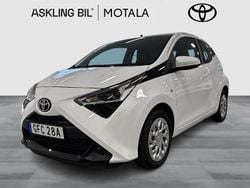 Vit Begagnad 2021 Toyota Aygo X-play Halvkombi | 139 000 kr (Lite dyr)