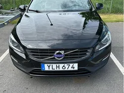Svart Begagnad 2018 Volvo V60 Kinetic Kombi | 160 000 kr (Marknadspris)