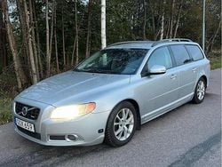 Grå Begagnad 2008 Volvo V70 Momentum Kombi | 34 000 kr (Superpris)