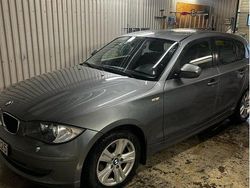 Grå Begagnad 2011 BMW 118 Advantage Halvkombi | 65 000 kr (Superpris)