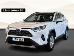 Vit Begagnad 2020 Toyota RAV4 Hybrid Active SUV | 335 000 kr (Lite dyr)