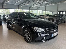 Svart Begagnad 2018 Mercedes C200 Avantgarde Kombi | 209 900 kr (Marknadspris)