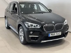 Svart Begagnad 2016 BMW X1 SUV | 194 900 kr (Marknadspris)