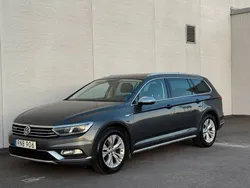 Mörkgrå Begagnad 2016 VW Passat Alltrack Kombi | 119 900 kr (Dyr)