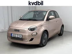 Röd (röd metallic) Begagnad 2022 Fiat 500e Icon Halvkombi | 179 000 kr (Bra pris)