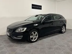 Svart Begagnad 2013 Volvo V60 Momentum Kombi | 114 900 kr (Marknadspris)