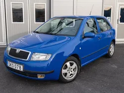 Blå Begagnad 2001 Skoda Fabia Halvkombi | 37 900 kr (Dyr)