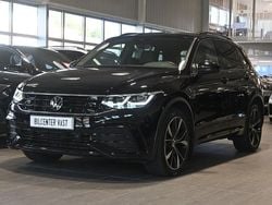 Svart (deep black pärleffekt) Begagnad 2023 VW Tiguan Style SUV | 449 000 kr (Dyr)
