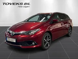 Röd Begagnad 2016 Toyota Auris Touring Sports Edition Kombi | 158 900 kr (Marknadspris)