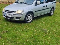 Grå Begagnad 2009 Opel Combo Minibuss | 39 000 kr