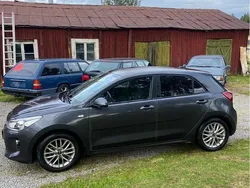 Grå Begagnad 2017 Kia Rio Halvkombi | 140 000 kr (Marknadspris)
