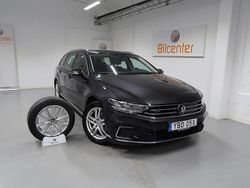 Mörkgrå Begagnad 2022 VW Passat GTE Kombi | 289 900 kr (Marknadspris)