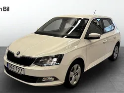 Vit Begagnad 2016 Skoda Fabia Style Halvkombi | 89 900 kr (Marknadspris)