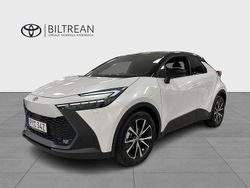 Vit Ny 2025 Toyota C-HR Style SUV | 379 000 kr (Marknadspris)
